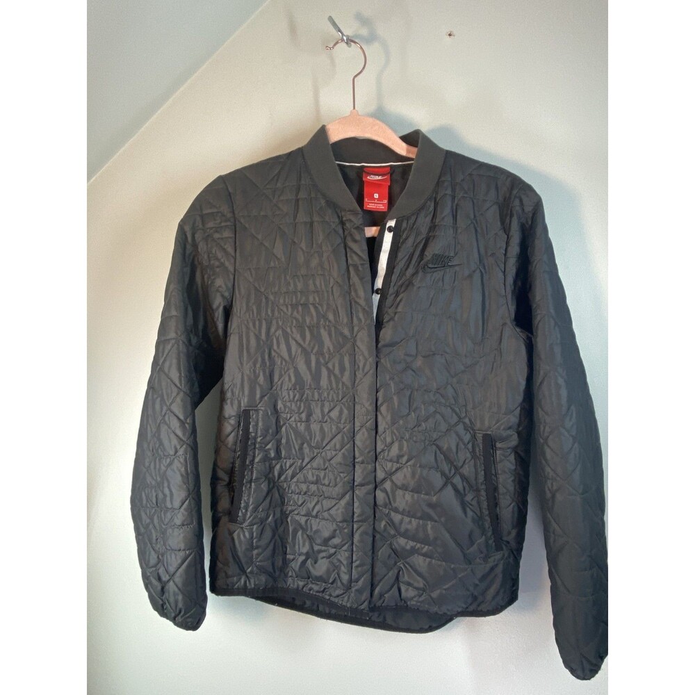 NIKE WOMENS SMALL BLACK QUILTED JACKET SNAP CLOSE LIGHT WEIGHT NYLON JACKET